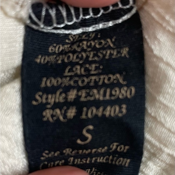 Romantic Cream Blouse - Picture 4 of 5